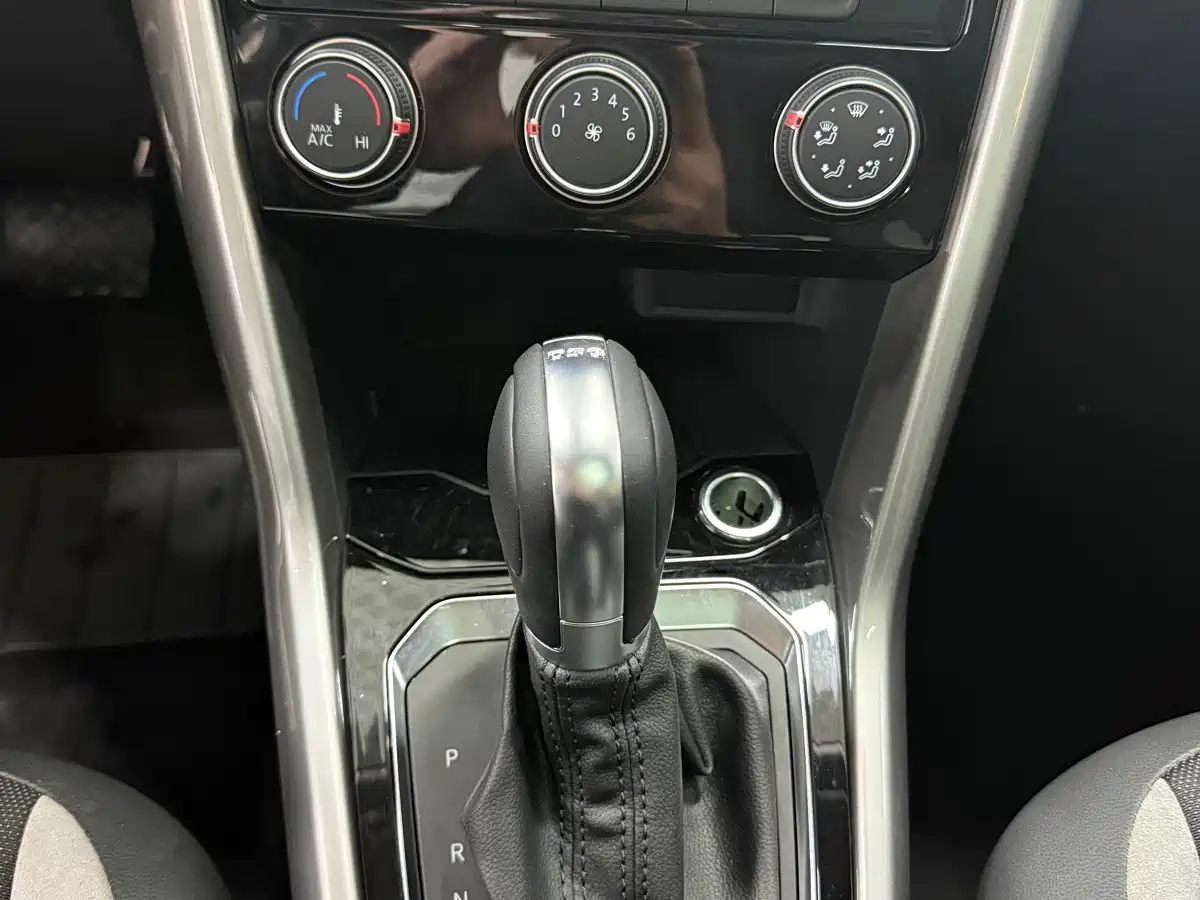 Volkswagen T-ROC 2022 280TSI DSG 2WD Elite PLUS фото 14