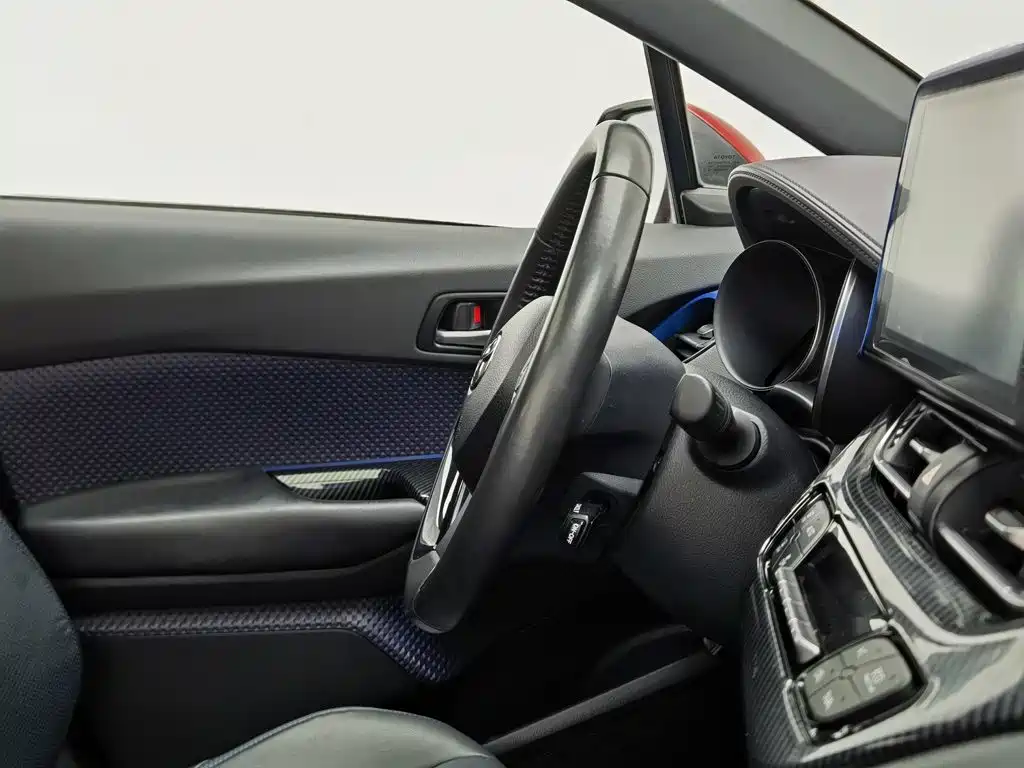Toyota C-HR 2020 2020 Model 2.0L Luxury