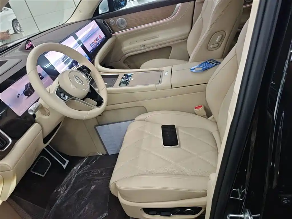 AITO Wenjie AITO M9 2025 Extended Range Ultra 52kWh 5-Seater фото 15