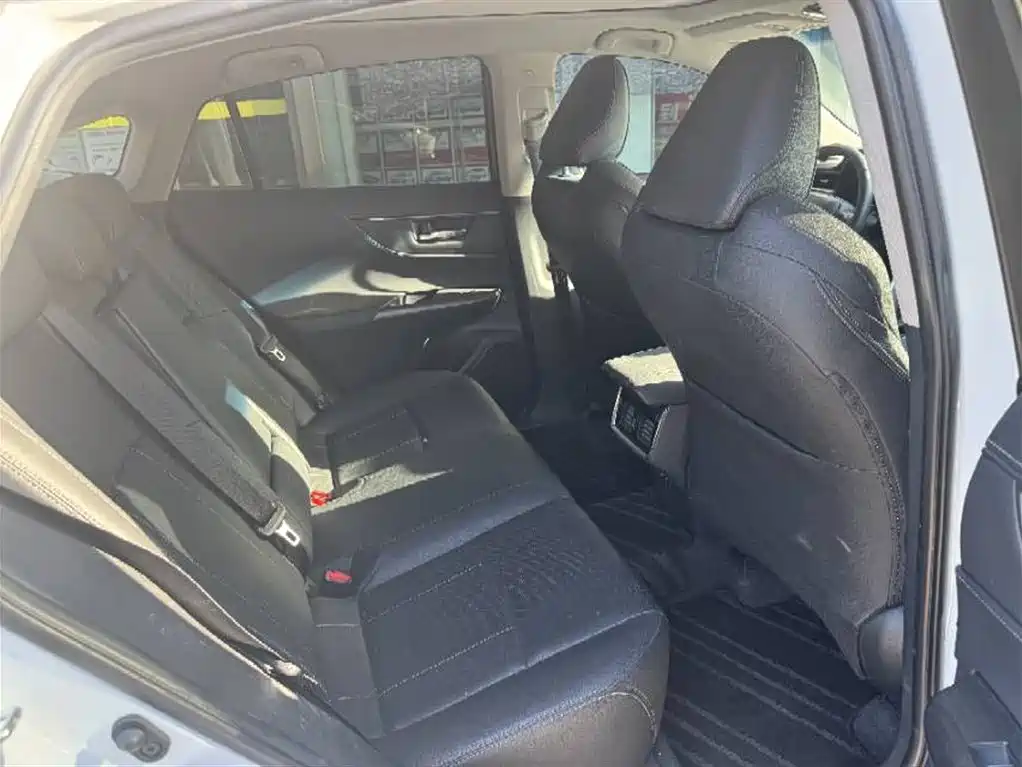 Toyota Lingfang HARRIER 2023 2.0L CVT 2WD Premium Edition фото 6