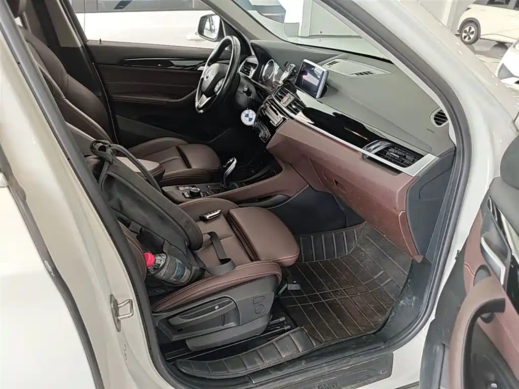 BMW X1 2020 sDrive20Li Fashion Model фото 25