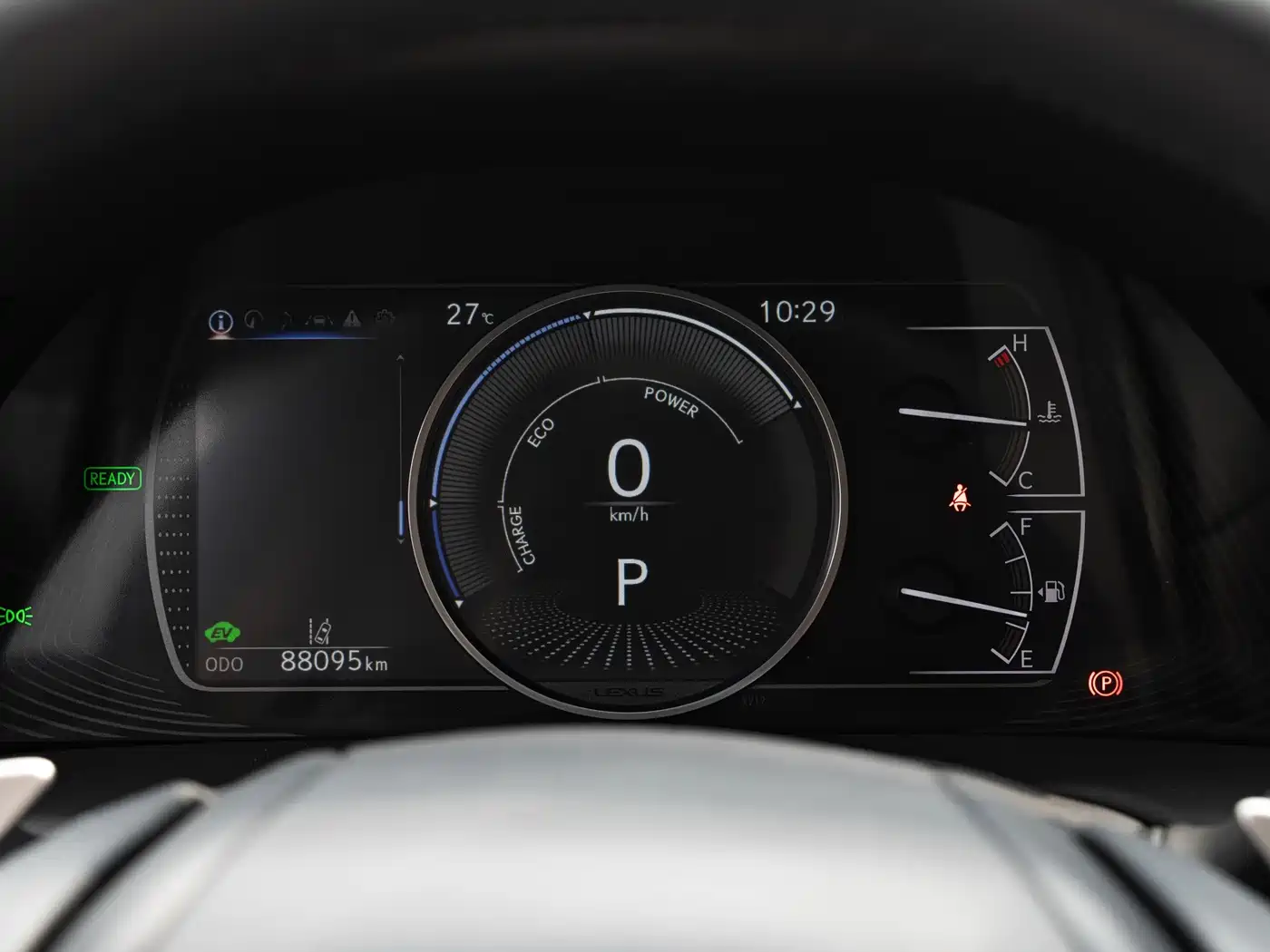 Фото 22 - Lexus ES