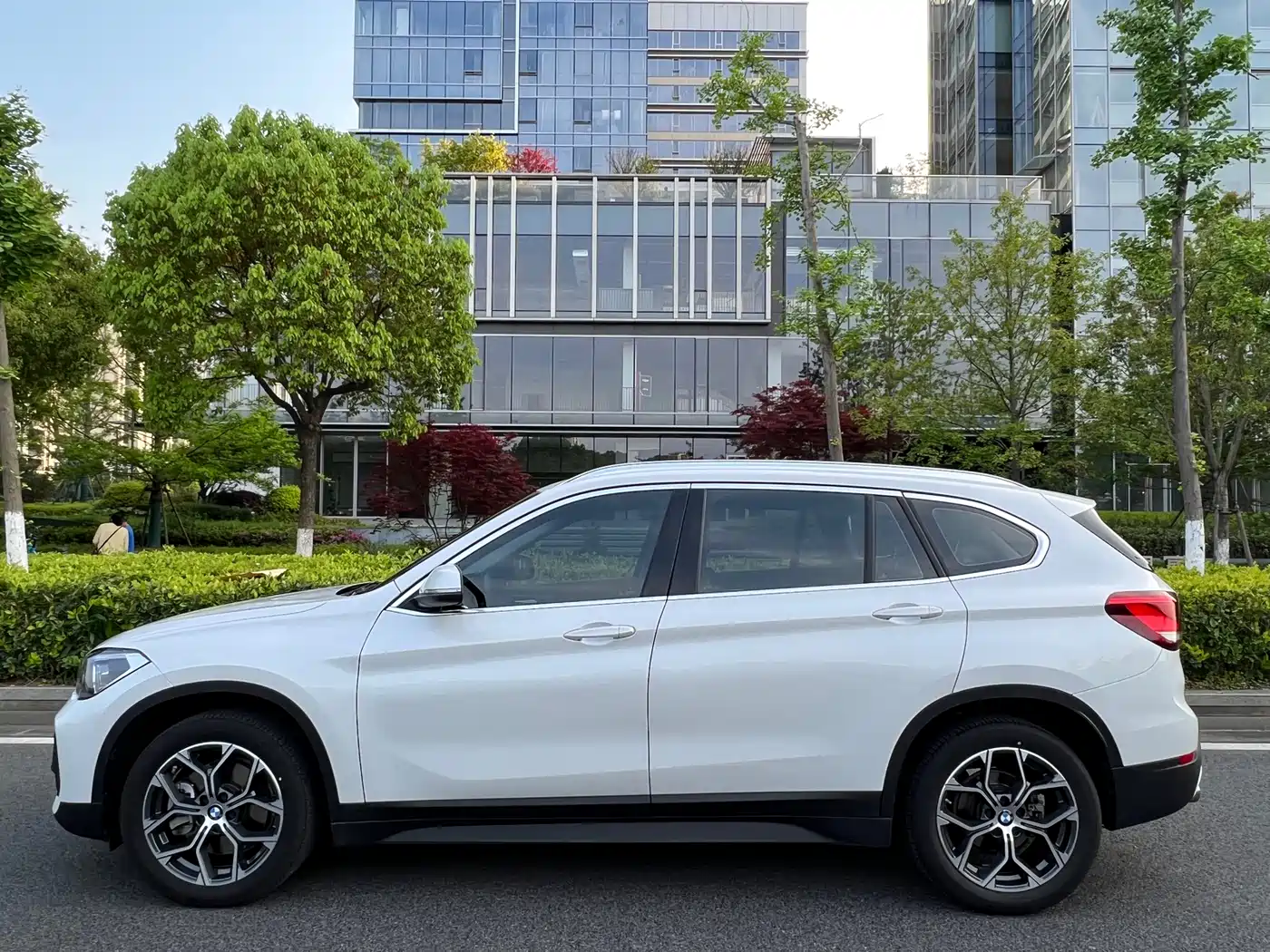 BMW X1 2021 sDrive25Li Leading фото 3