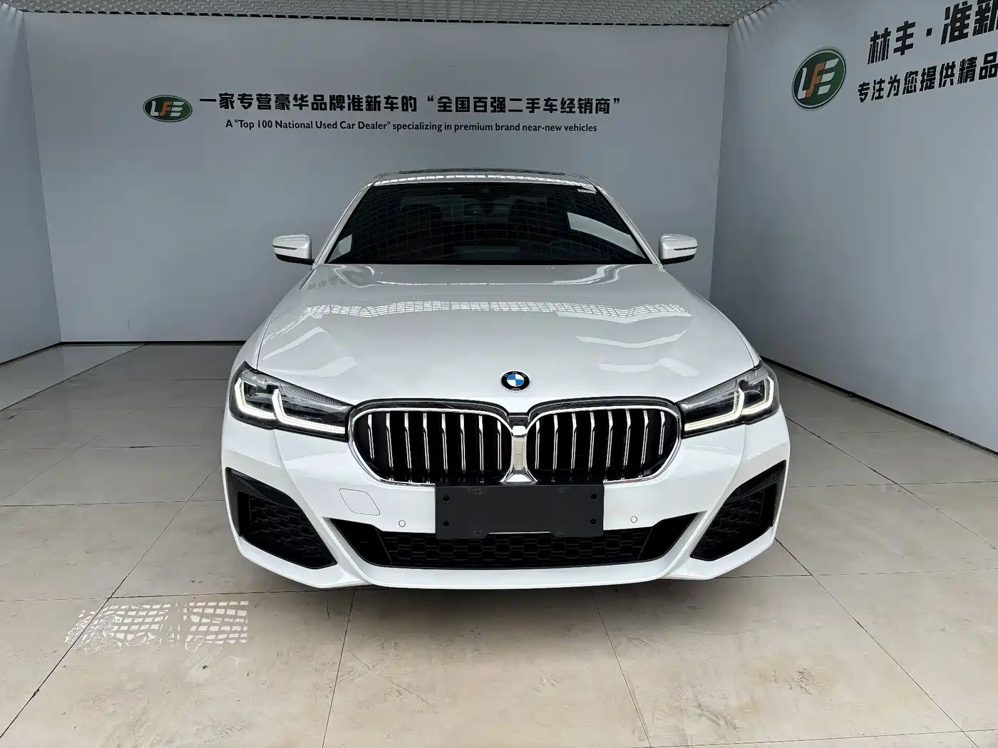 Фото 3 - BMW 5 Series