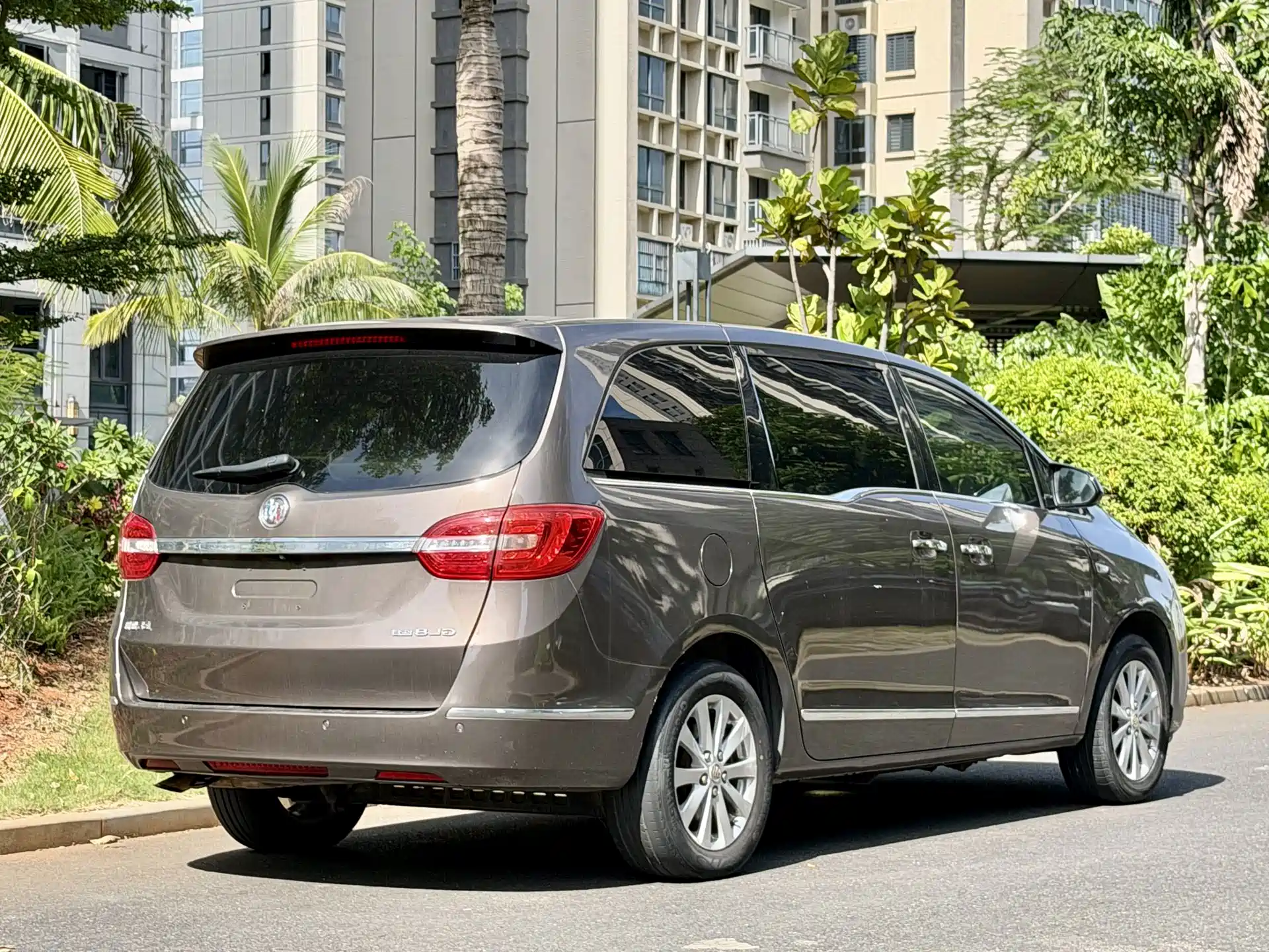 Фото 9 - Buick GL8