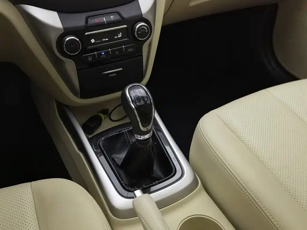 Changan Eado 2015 2015 1.6L Manual Luxury China V