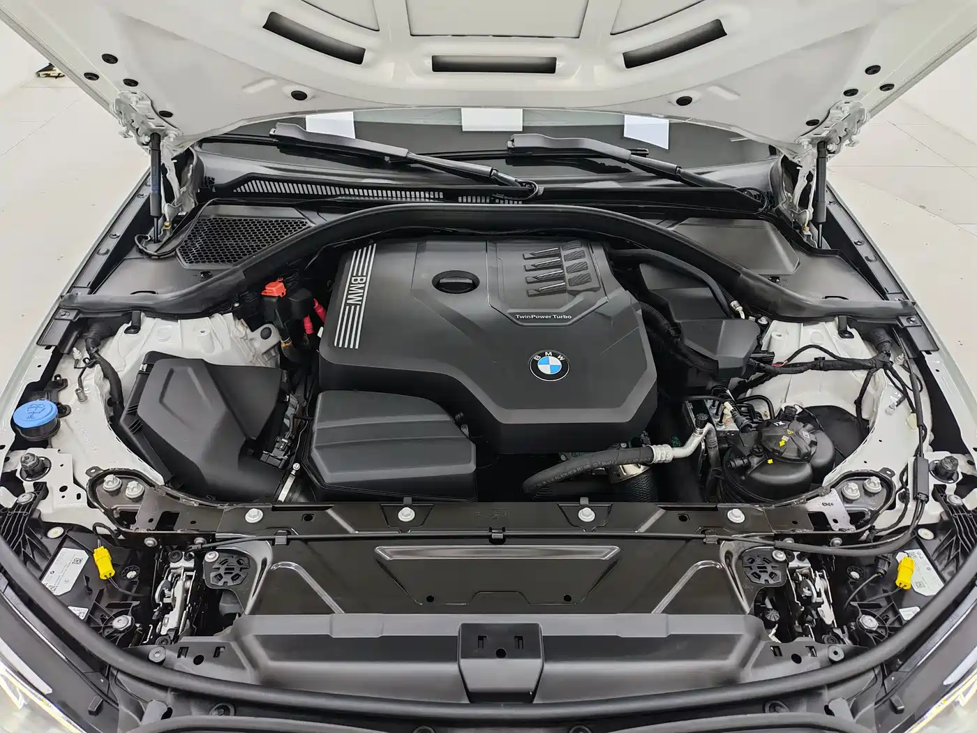 BMW 3 Series 2023 320Li M Sport Package фото 18