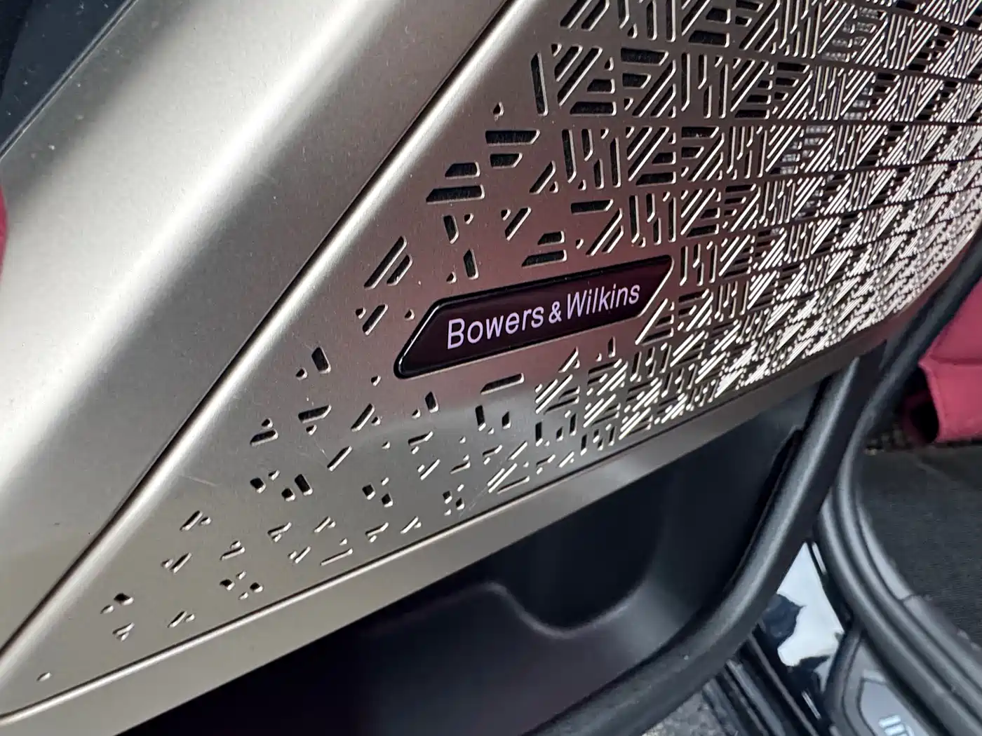BMW 5 Series 2025 530Li Premium M Sport Package фото 10