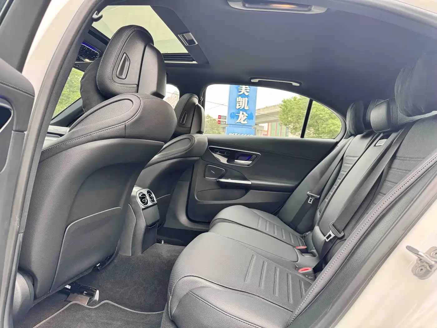Mercedes-Benz C-Class 2024 Facelift C 260 L Sport фото 6