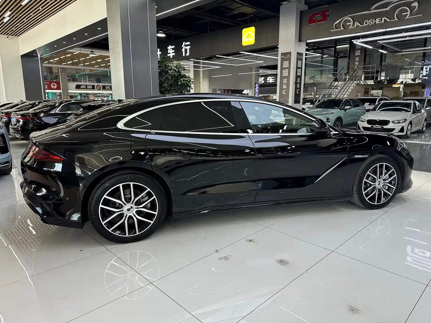 Denza Z9 2024 Model 1100km AWD Max Edition фото 24