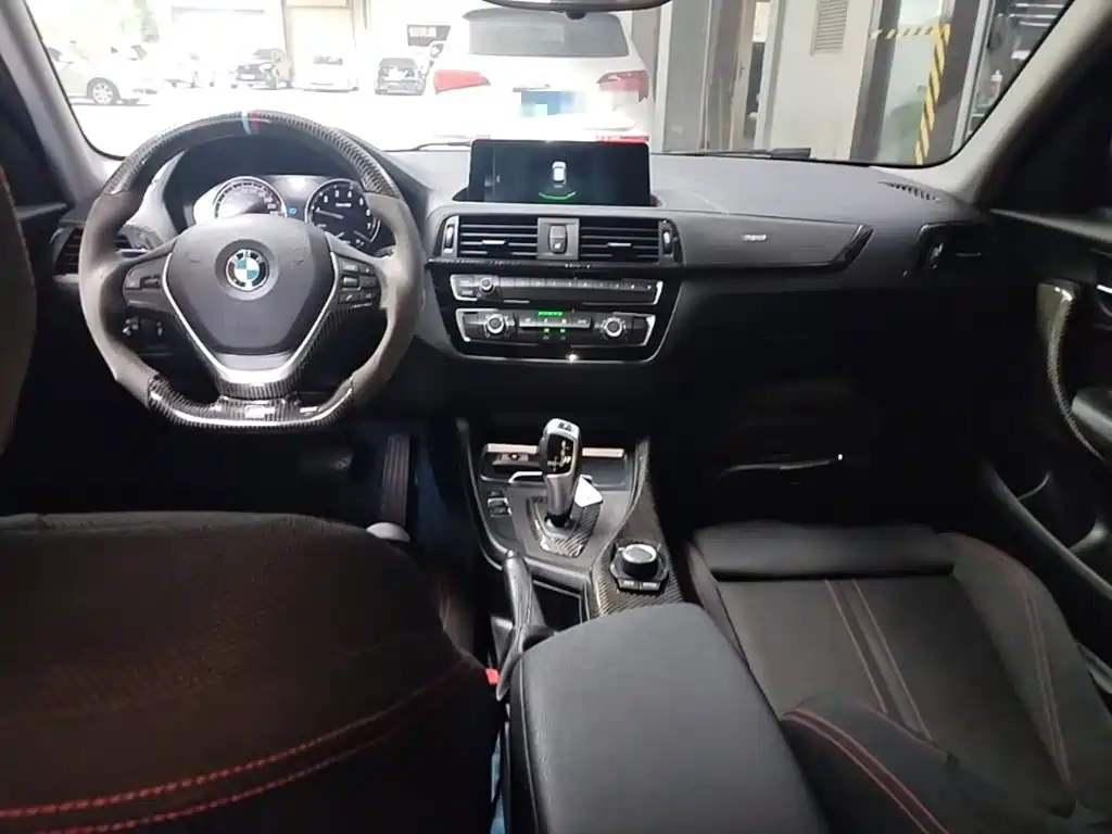 BMW 1 Series (Import) 2018 2018 118i Sport Design Package