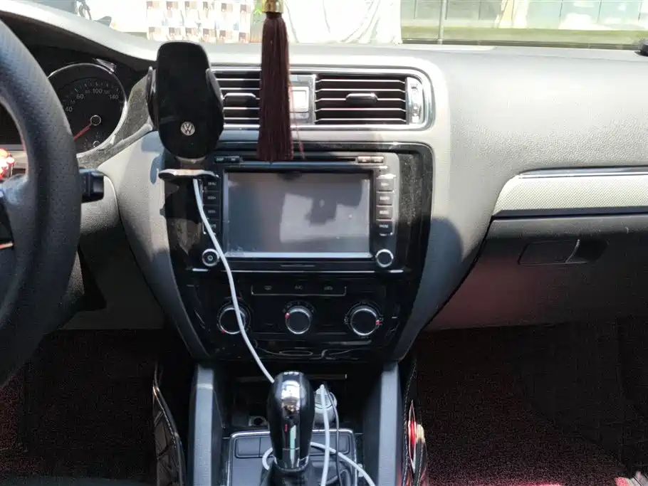 Volkswagen Sagitar 2015 230TSI Automatic Comfort фото 13