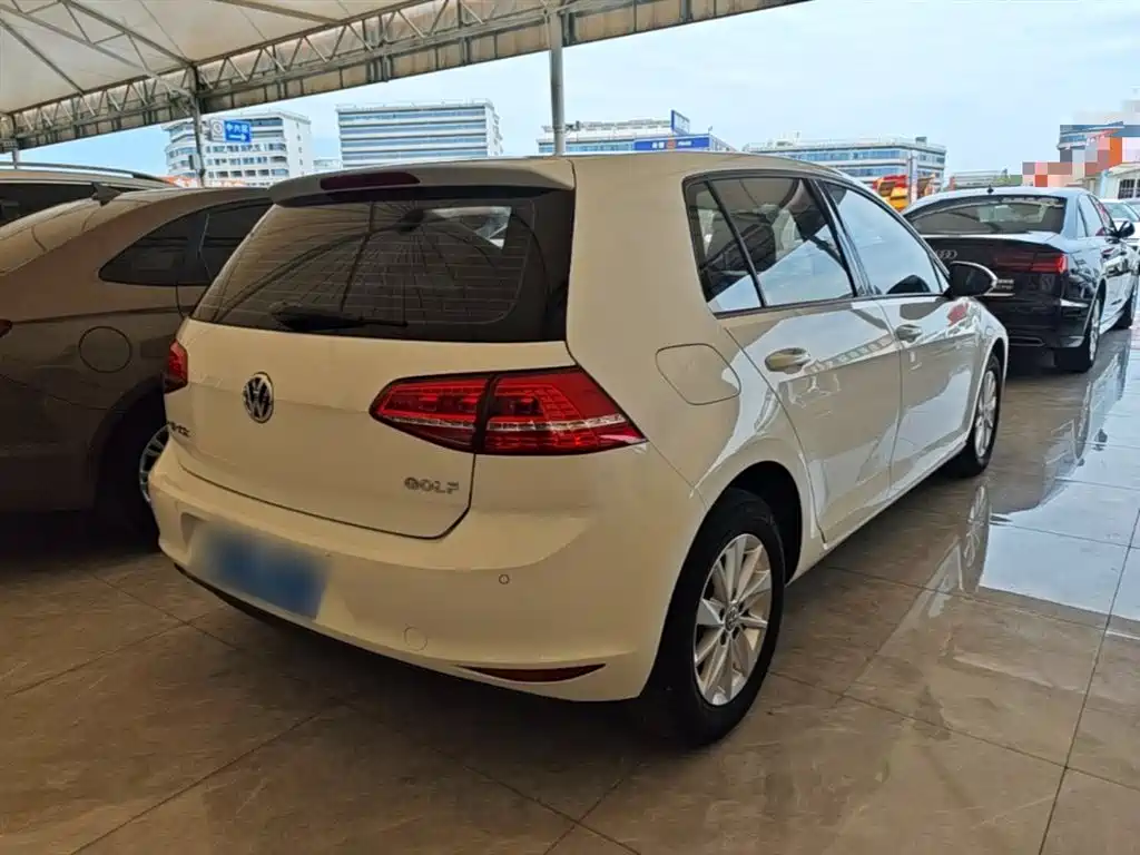 Volkswagen Golf 2015 1.6L Automatic Fashion фото 7