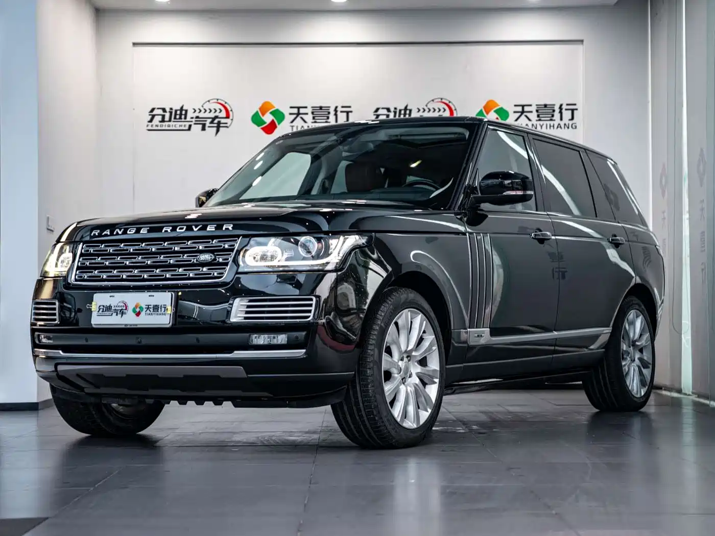 Land Rover Range Rover 2016 3.0 SC V6 Vogue LWB