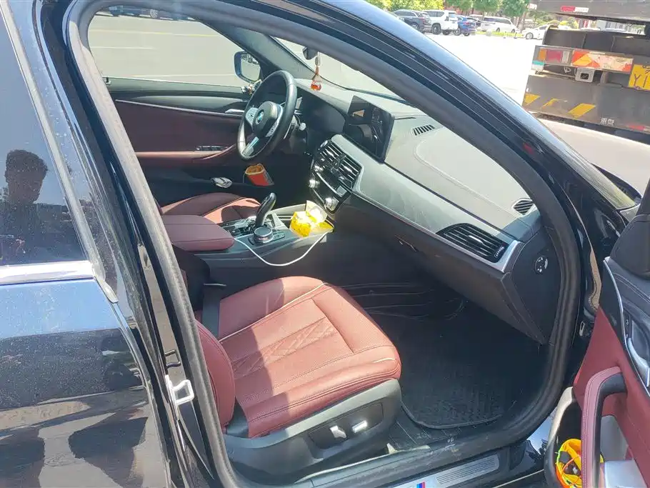 BMW 5 Series 2023 Facelift 530Li Leading M Sport Package фото 8