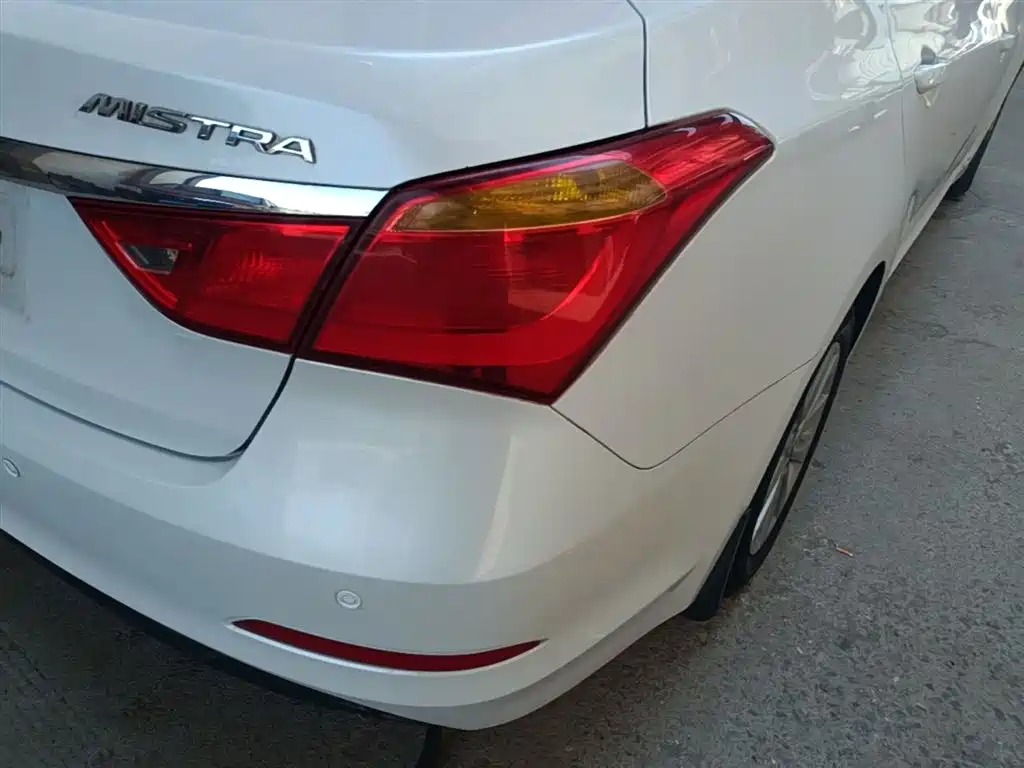 Hyundai Mistra 2014 1.8L Manual Comfort GL фото 8