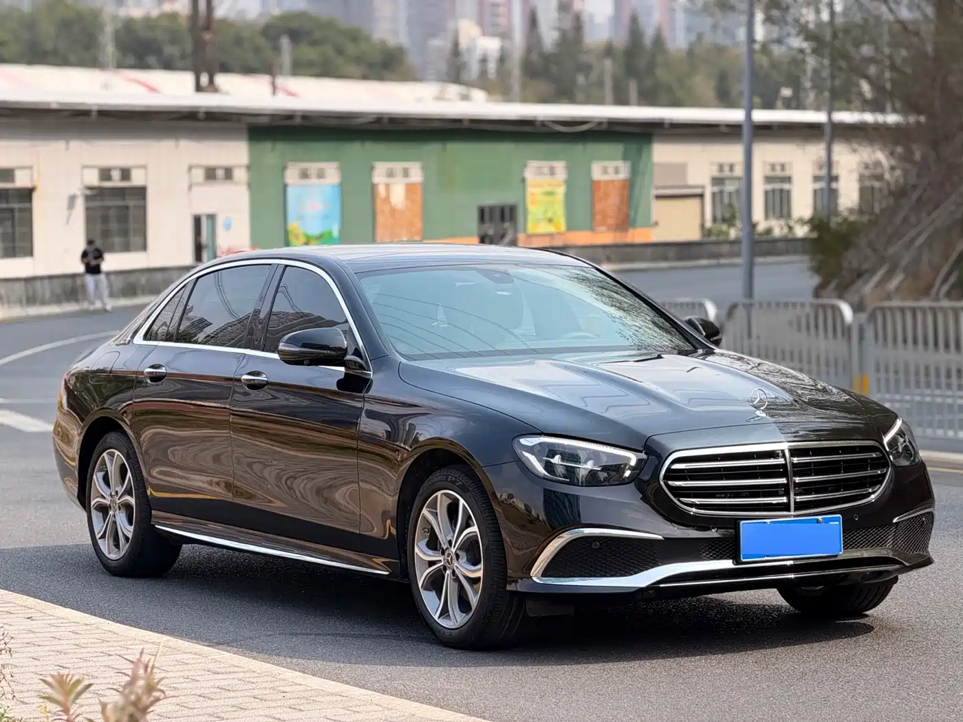 Mercedes-Benz E-Class 2023 Facelift E 300 L Sport Luxury фото 3