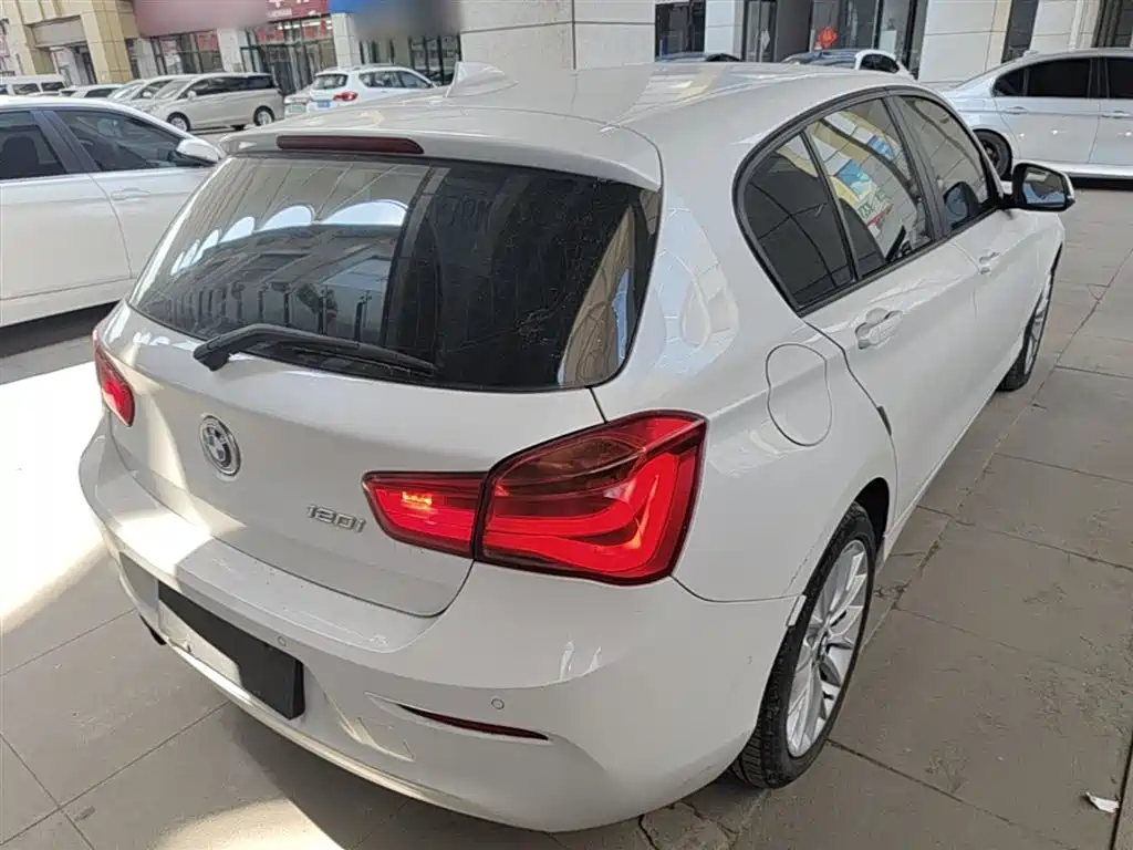 BMW 1 Series (Import) 2016 120i Leading Model фото 7