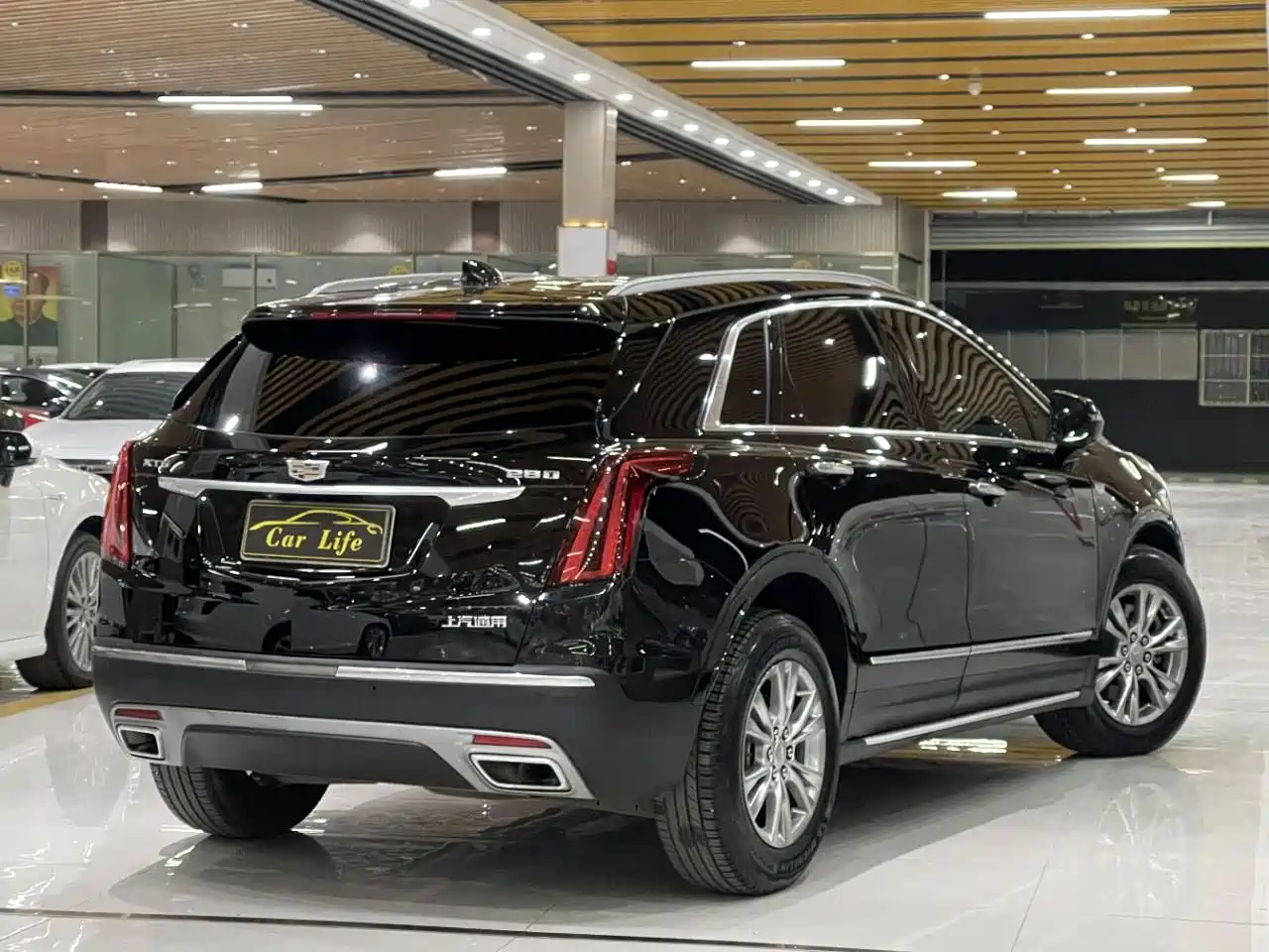 CADILLAC XT5