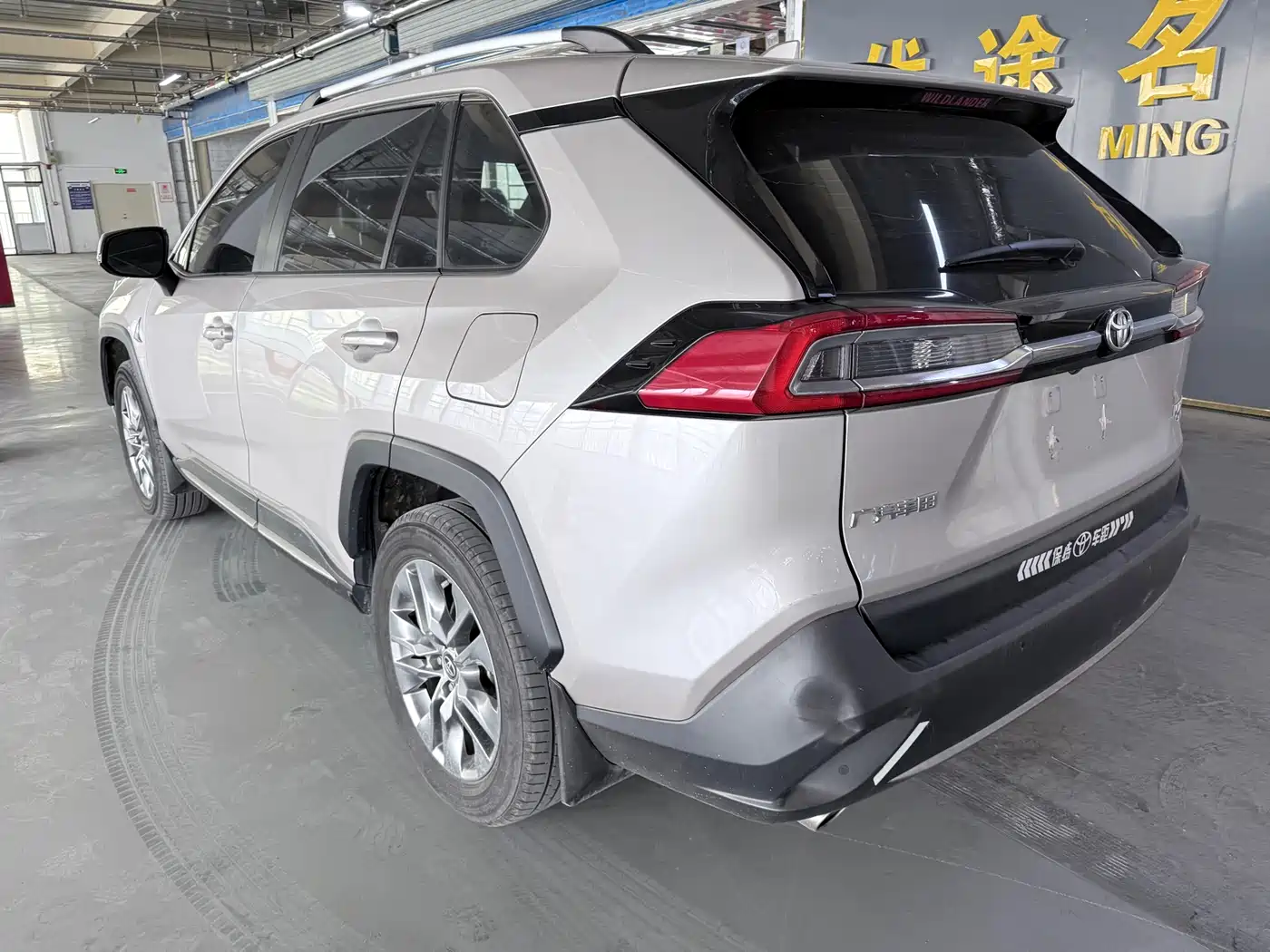 Toyota Wildlander 2021 2.0L CVT 4WD Luxury Edition фото 17