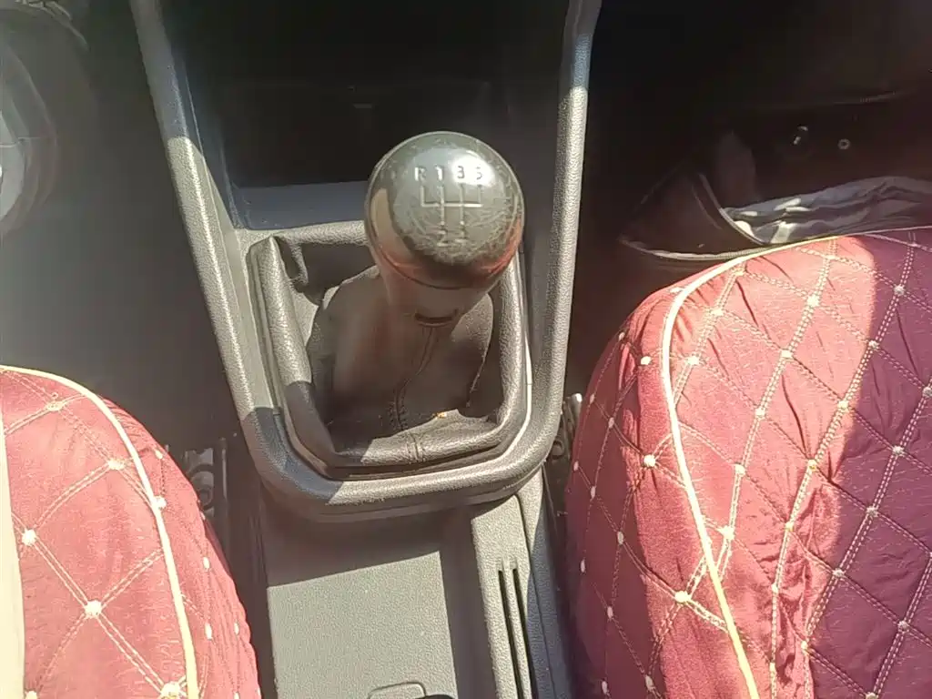 Volkswagen Santana 2016 1.6L Manual Trend Edition фото 14