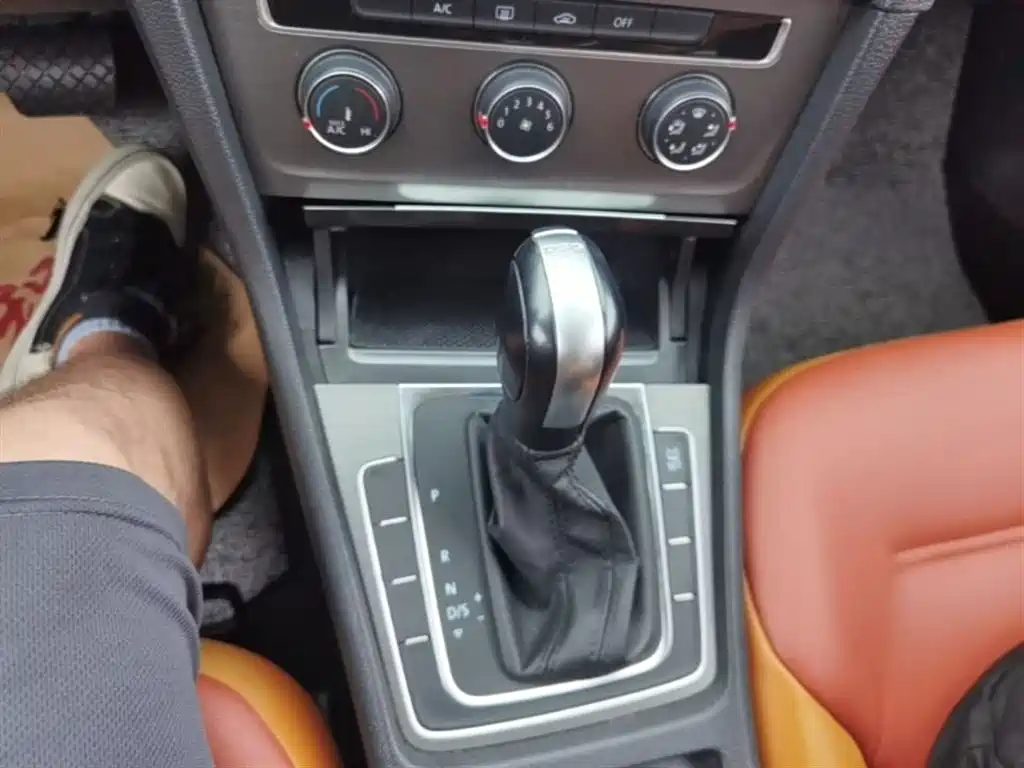 Volkswagen Golf 2015 1.4TSI Automatic Comfort фото 10