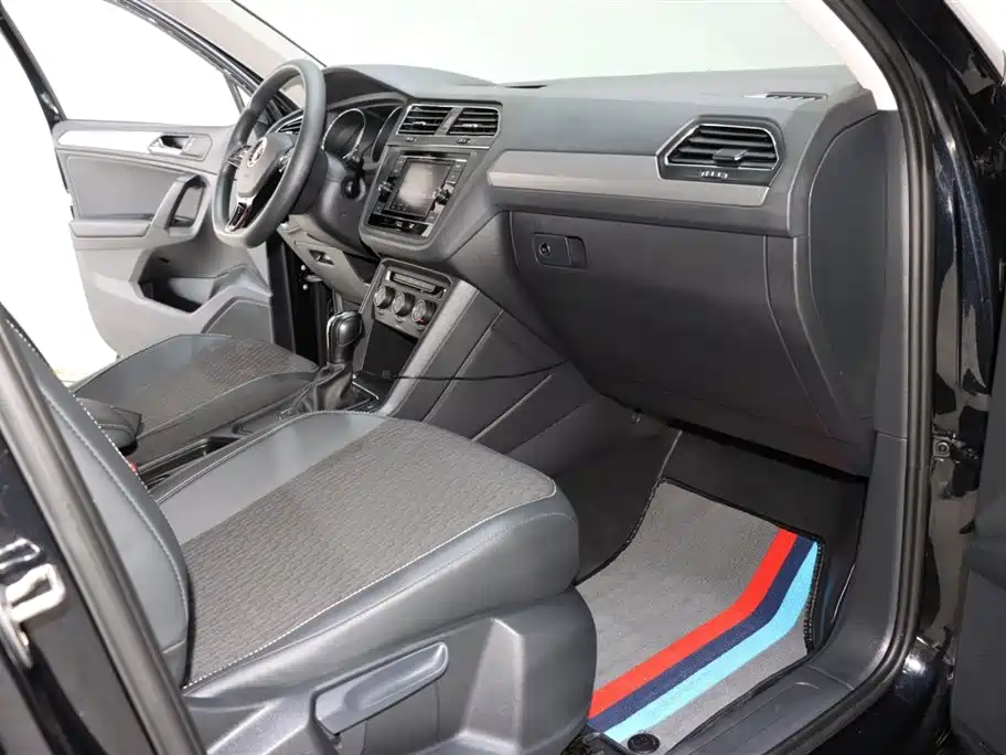 Volkswagen Tiguan L 2021 330TSI Automatic 2WD Comfort фото 8