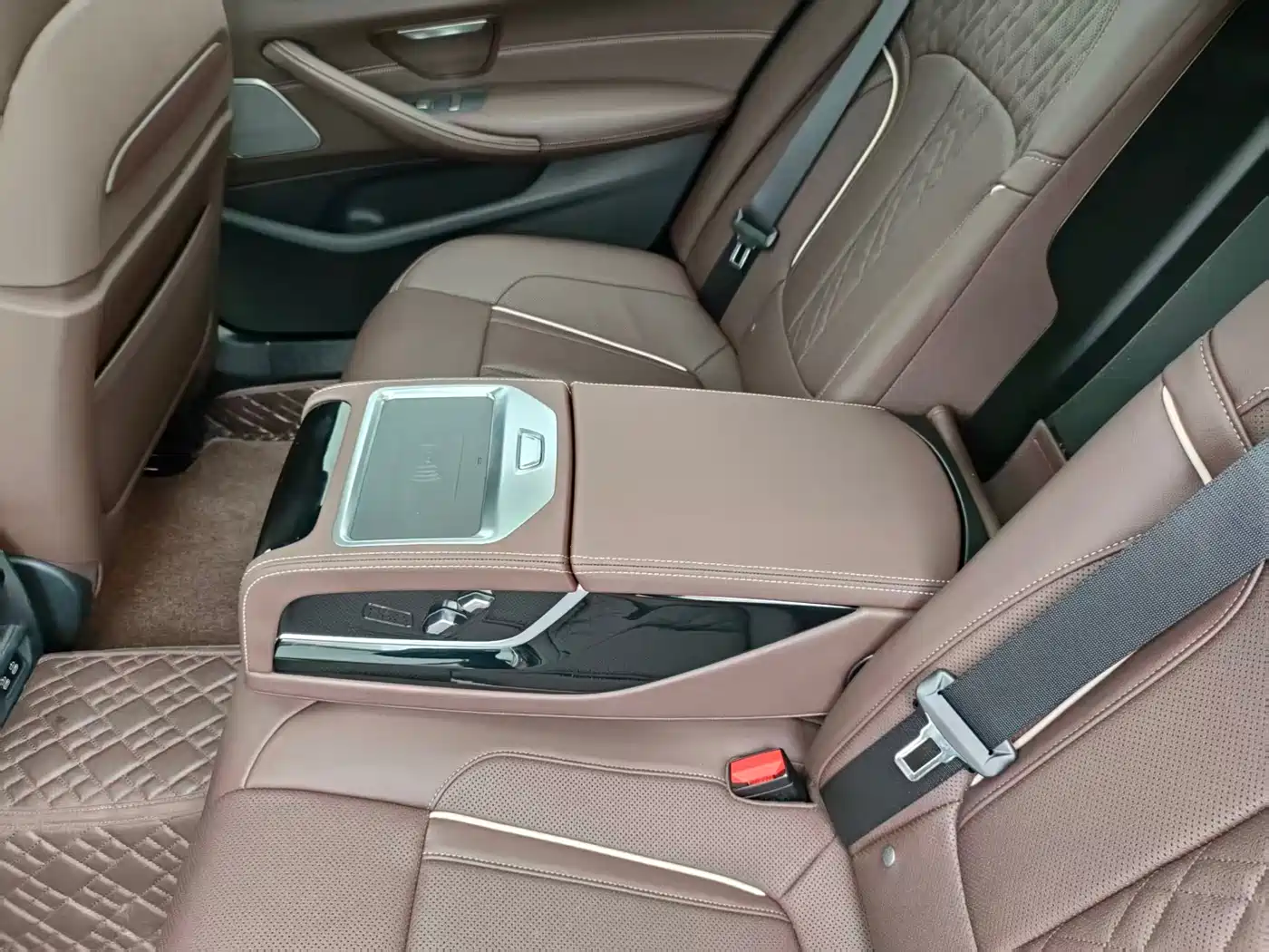 BMW 5 Series New Energy 2022 Facelift II 535Le Pioneer Edition M Sport Package фото 10
