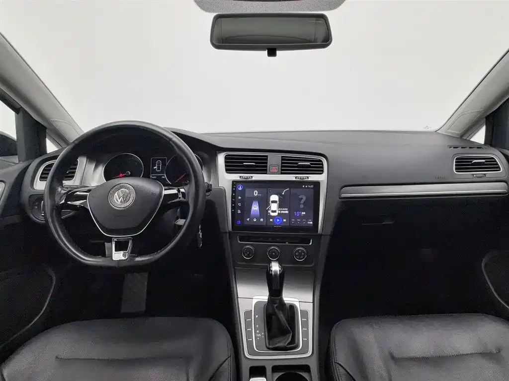 Volkswagen Golf 2016 1.6L Automatic Comfort фото 5