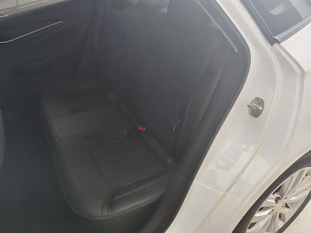 Фото 17 - Buick Excelle