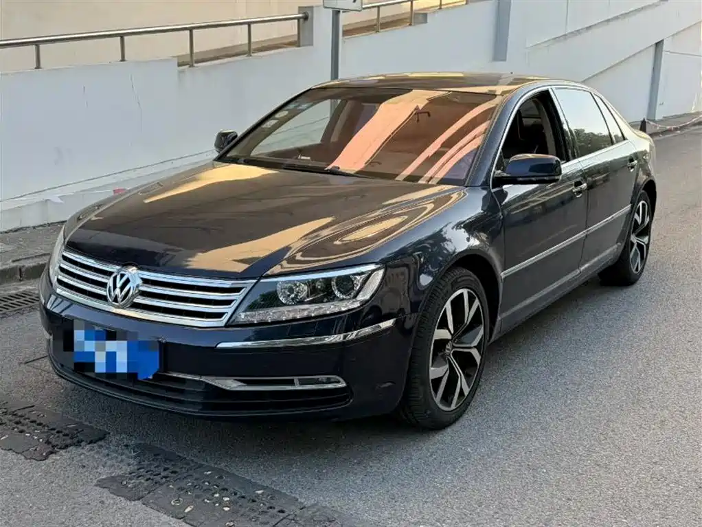 Volkswagen Phaeton 2011 4.2L V8 4-seat Extended Individual Edition