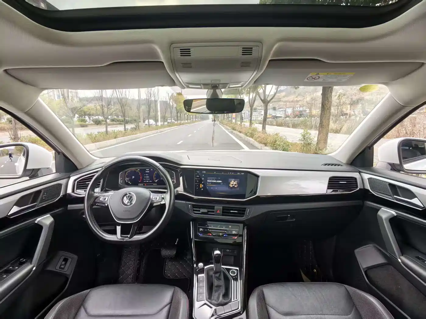 Volkswagen Tayron 2022 330TSI 2WD Luxury Smart Connect Edition фото 10