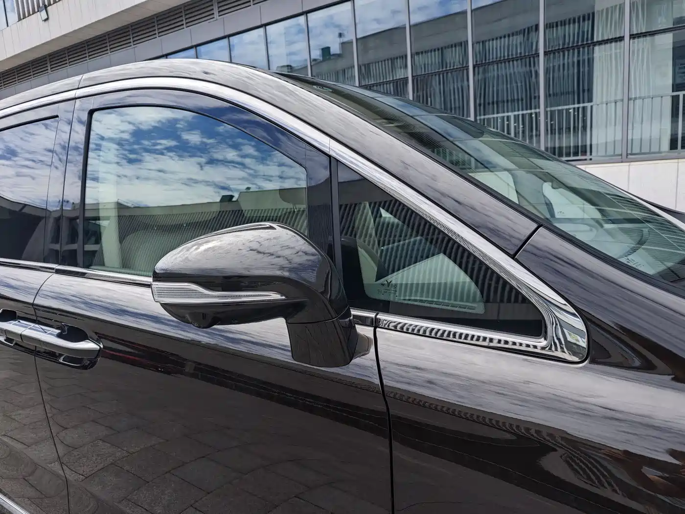 Voyah Auto Voyah Dreamer 2025 PHEV 4WD Kunpeng Premium Edition фото 26