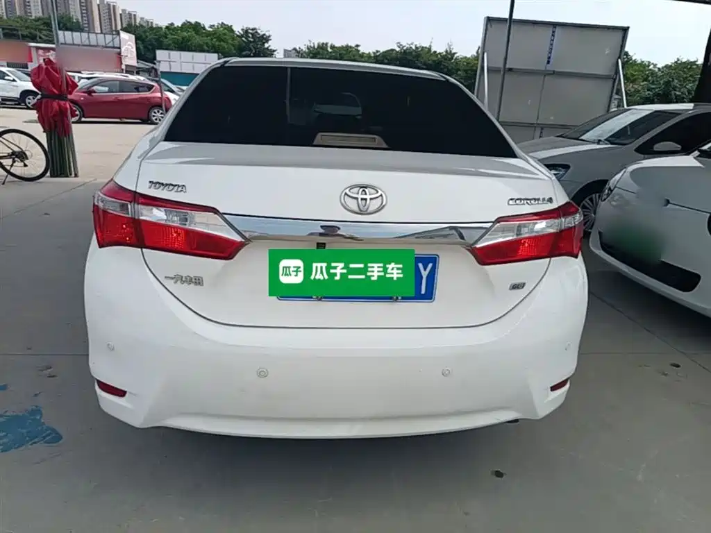 Toyota Corolla 2014 1.6L CVT GL-i фото 6
