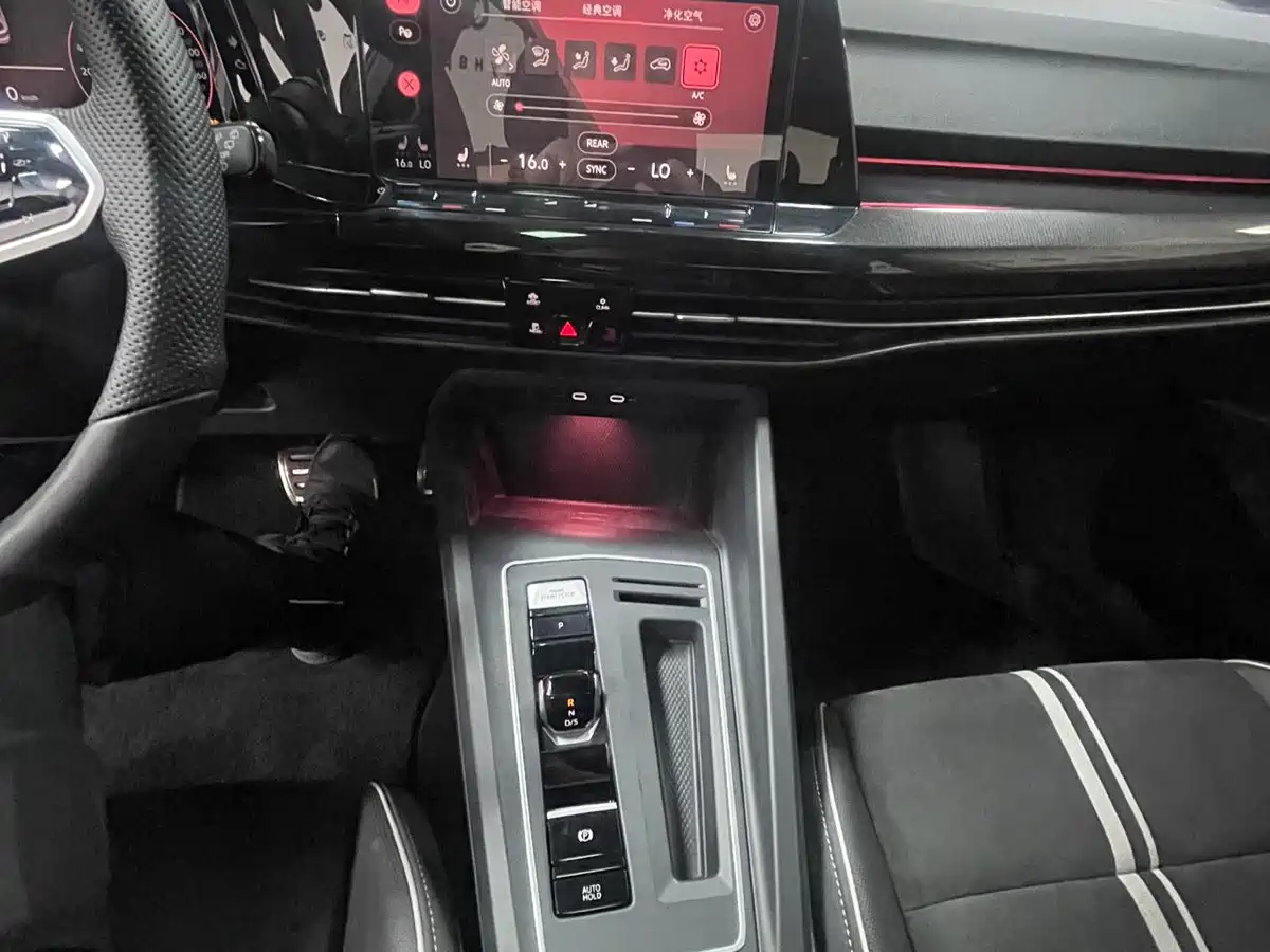 Volkswagen Golf 2021 280TSI DSG R-Line фото 26