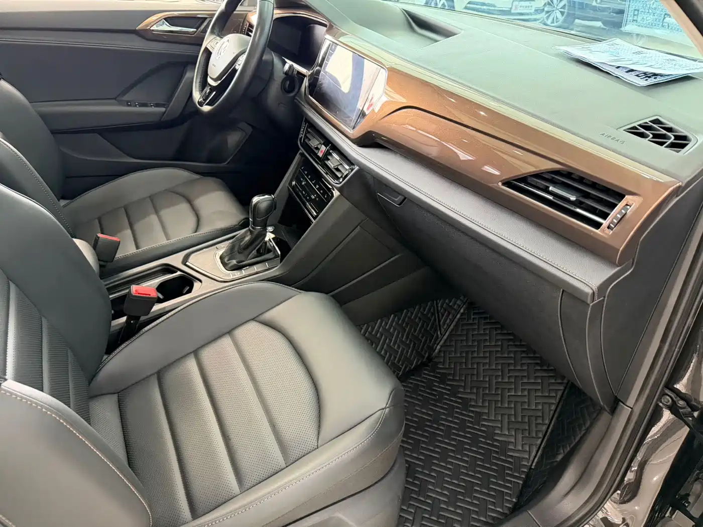 Volkswagen Tharu 2022 280TSI FWD Luxury Edition фото 11