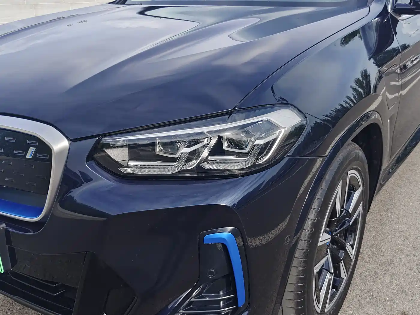 BMW iX3 2022 Leading Edition фото 18