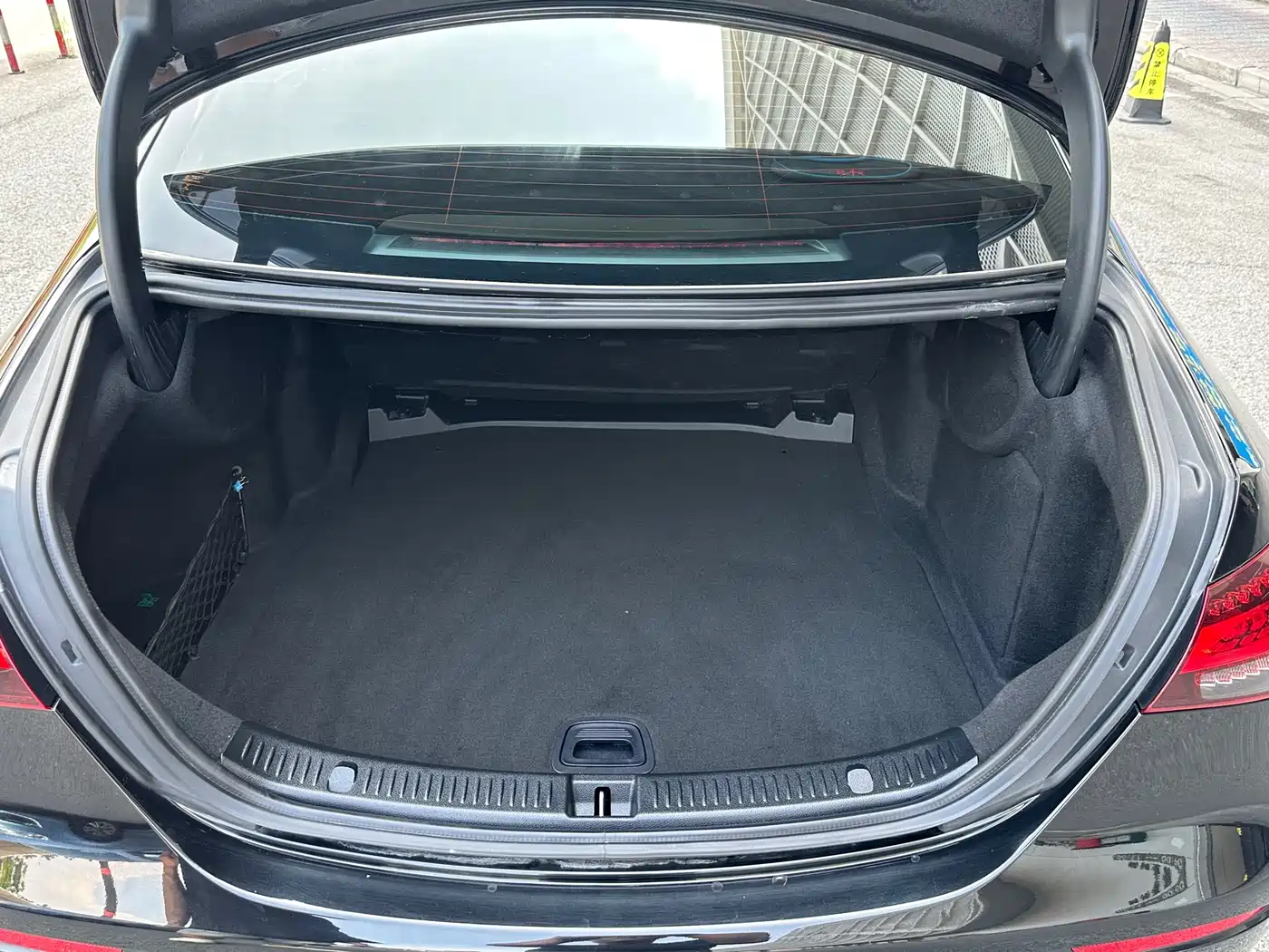 Mercedes-Benz E-Class 2022 E 260 L фото 13