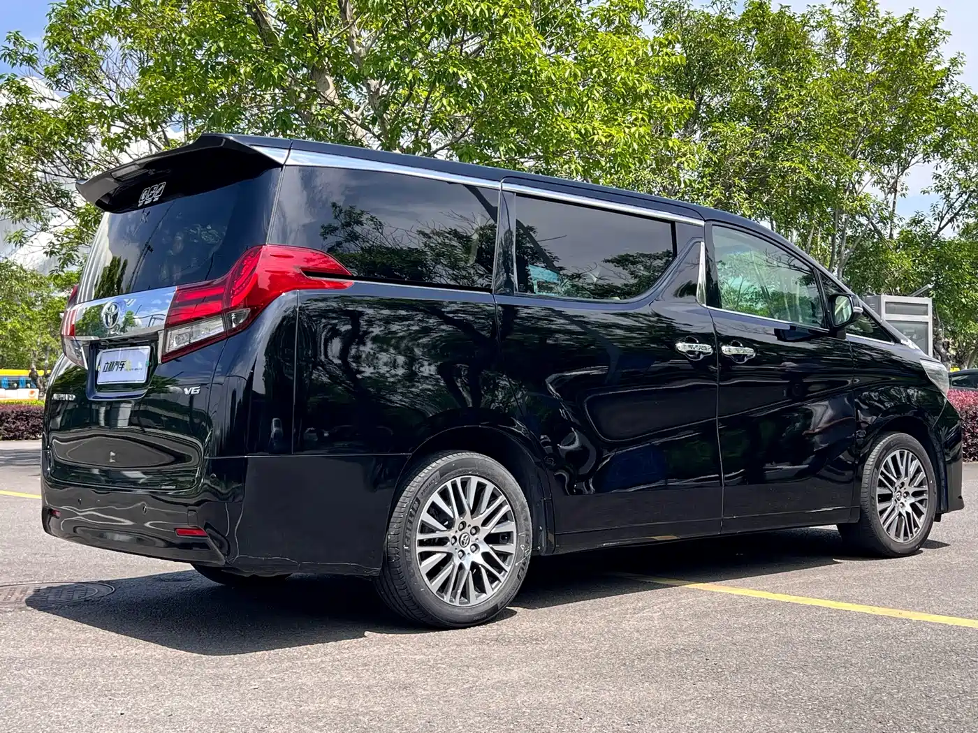 Toyota Alphard 2015 3.5L Luxury Edition фото 25