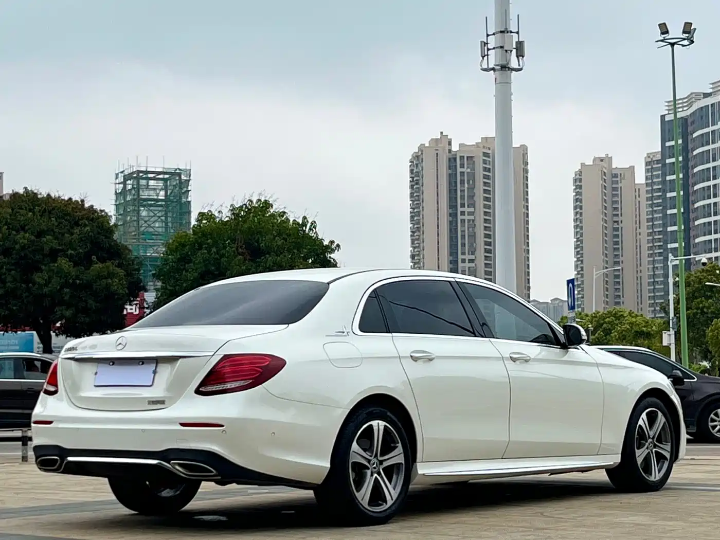 Mercedes-Benz E-Class 2016 E 200 L Sport Type фото 7