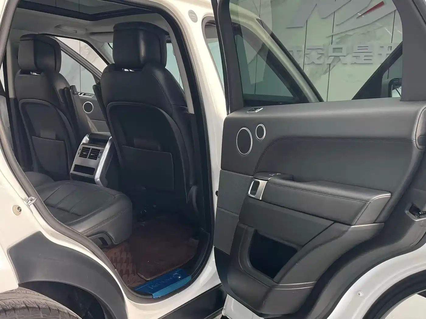 Land Rover Range Rover Sport 2019 3.0 SC V6 Special Edition фото 14