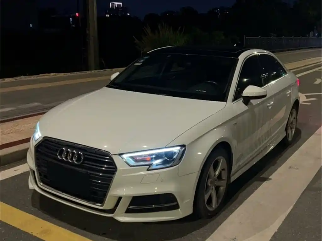 Audi A3 2018 30th Anniversary Limousine 35 TFSI Fashion