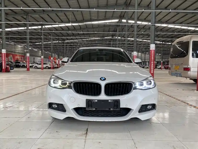 BMW 3 Series GT 2019 320i M Sport Package фото 2
