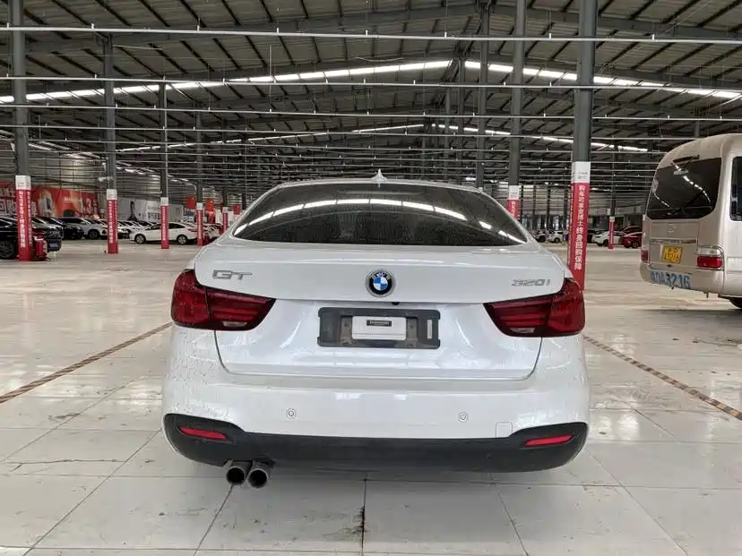 BMW 3 Series GT 2019 320i M Sport Package фото 16