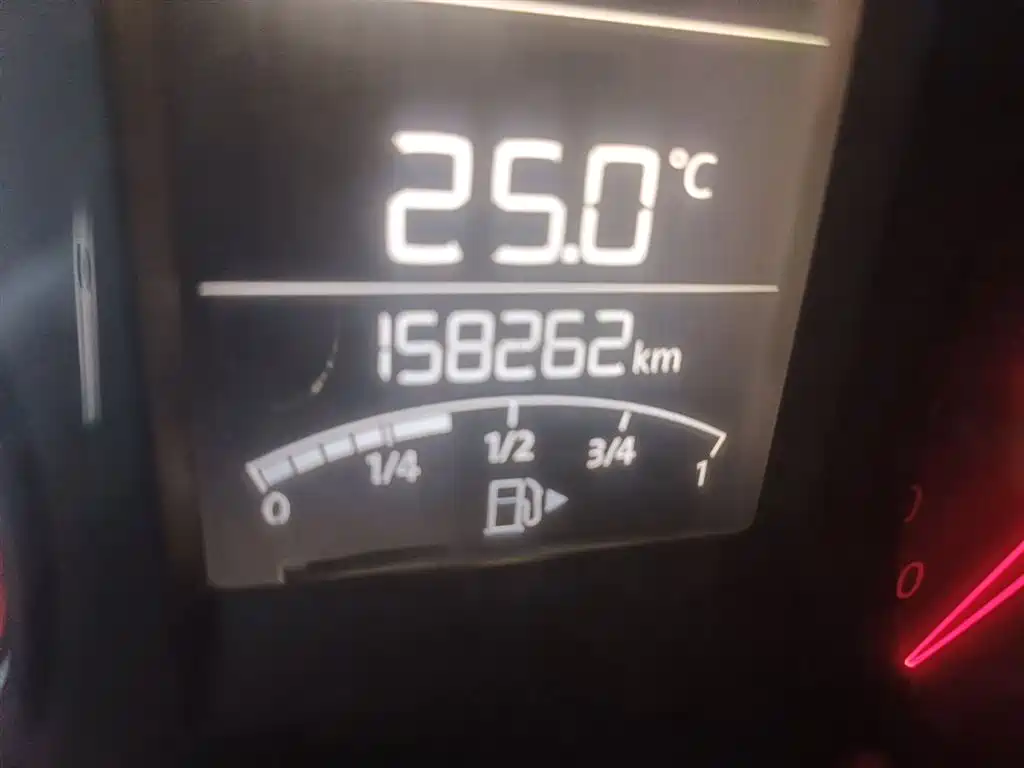 Volkswagen Polo 2014 1.4L Manual Trend Edition фото 5