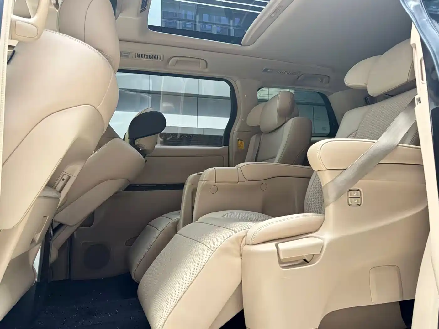 Toyota Alphard 2012 3.5L Luxury Edition фото 8