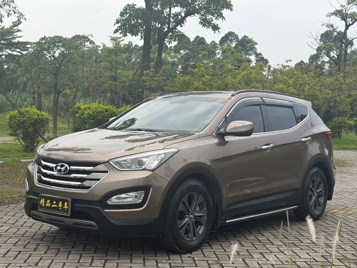 Hyundai Santa Fe 2013 Model 2.4L Automatic 4WD Smart