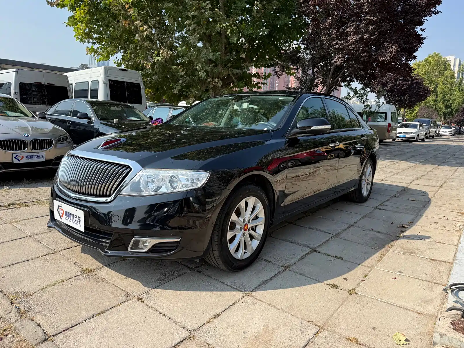 Фото 1 - Hongqi H7
