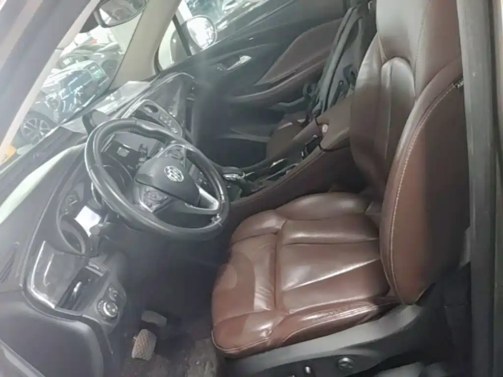 Фото 15 - Buick Envision Plus