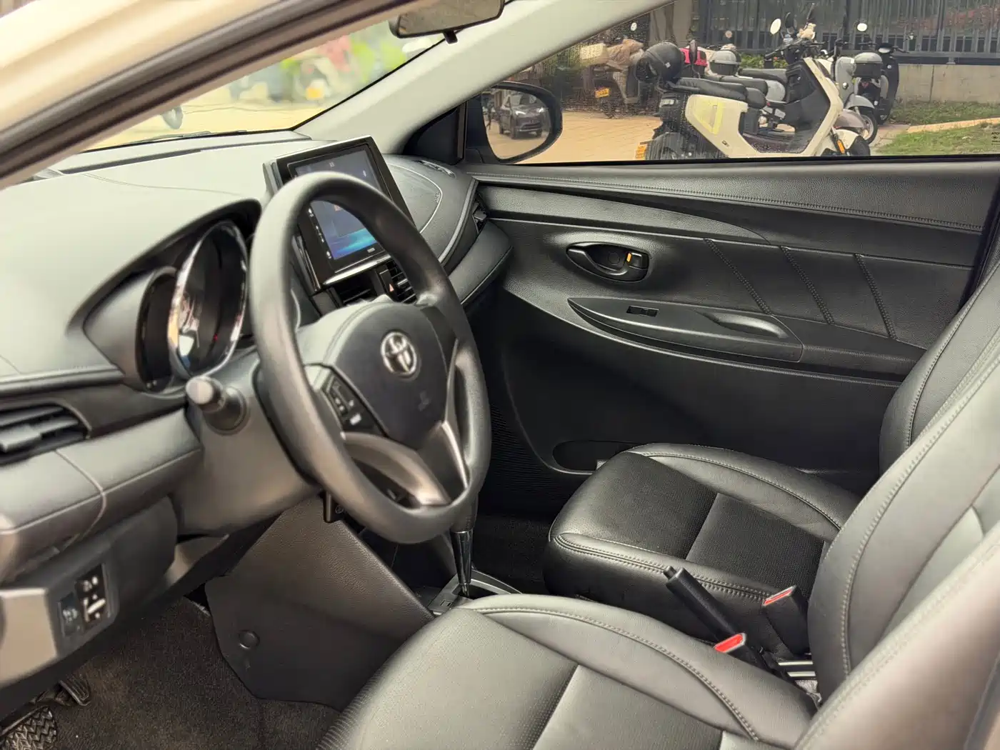 Toyota Vios 2022 1.5L CVT Venture CARE Edition фото 5